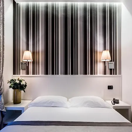 De Petris 3* Rome