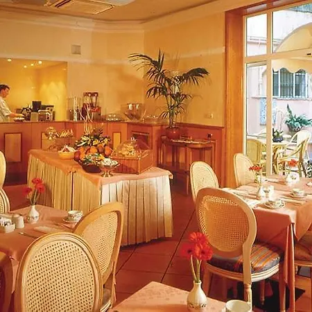 De Petris 3* Rome
