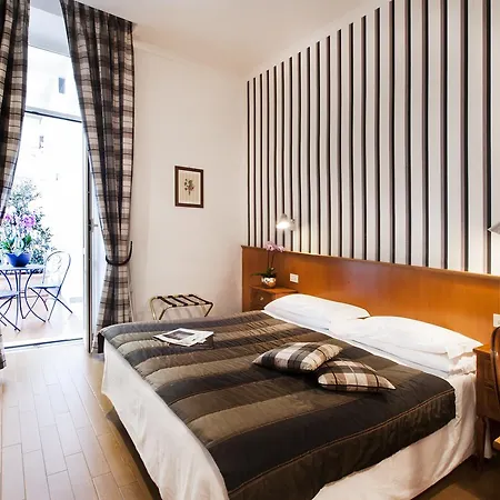 De Petris 3* Rome