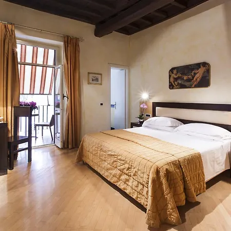 ホテル デ ペトリス ローマ