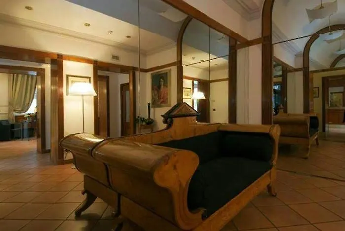 Hotell De Petris 3*